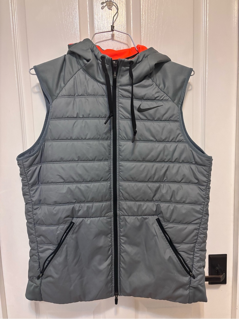 Nike XL Men’s Gray Quilted Hooded Vest
